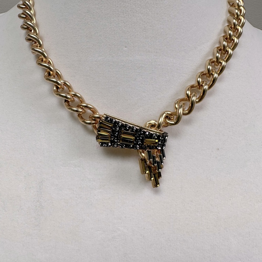 Beautiful Elizabeth Cole gold chain necklace - Picture 5 of 8